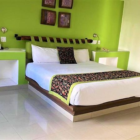 Seven Crown Express & Suites By Kavia Cabo San Lucas Dış mekan fotoğraf