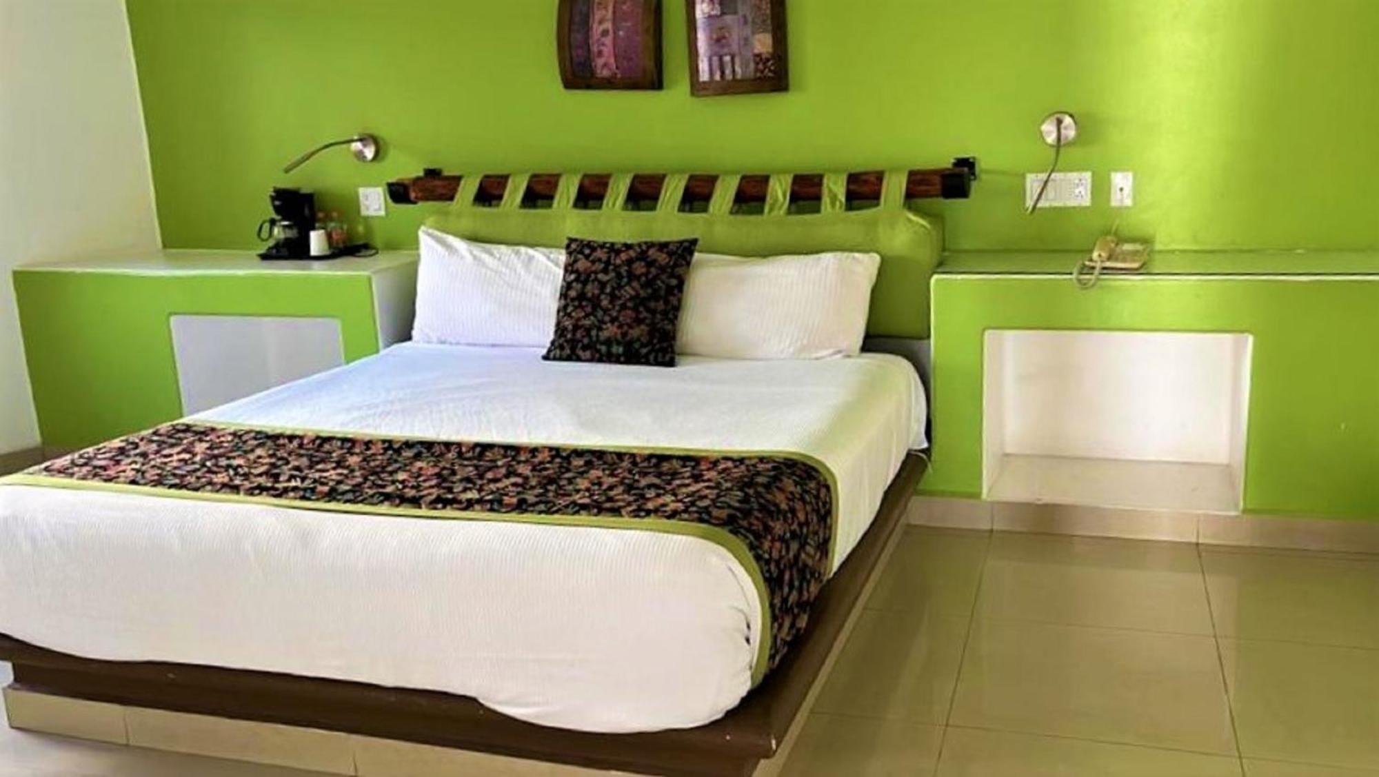 Seven Crown Express & Suites By Kavia Cabo San Lucas Dış mekan fotoğraf
