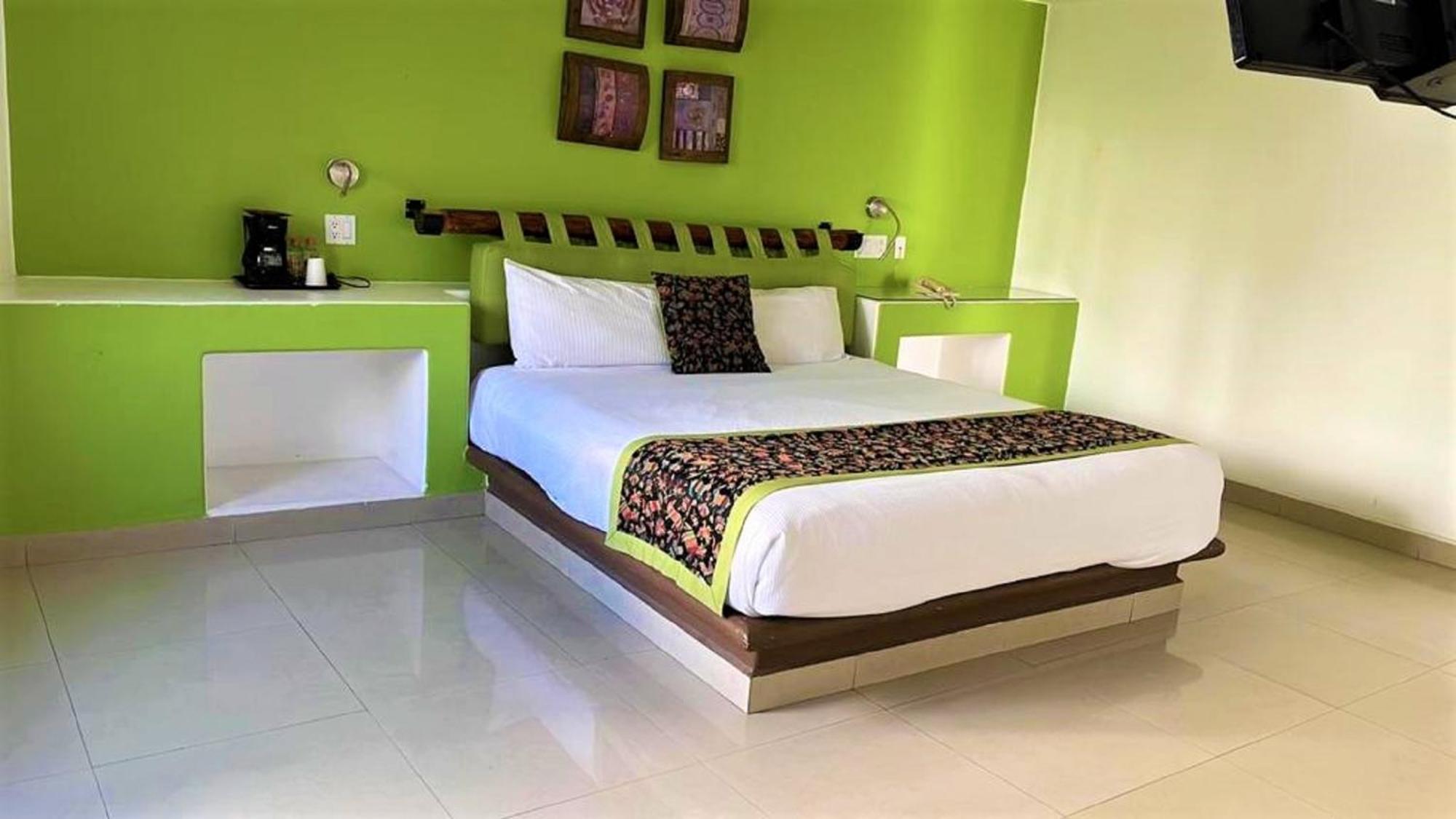 Seven Crown Express & Suites By Kavia Cabo San Lucas Dış mekan fotoğraf