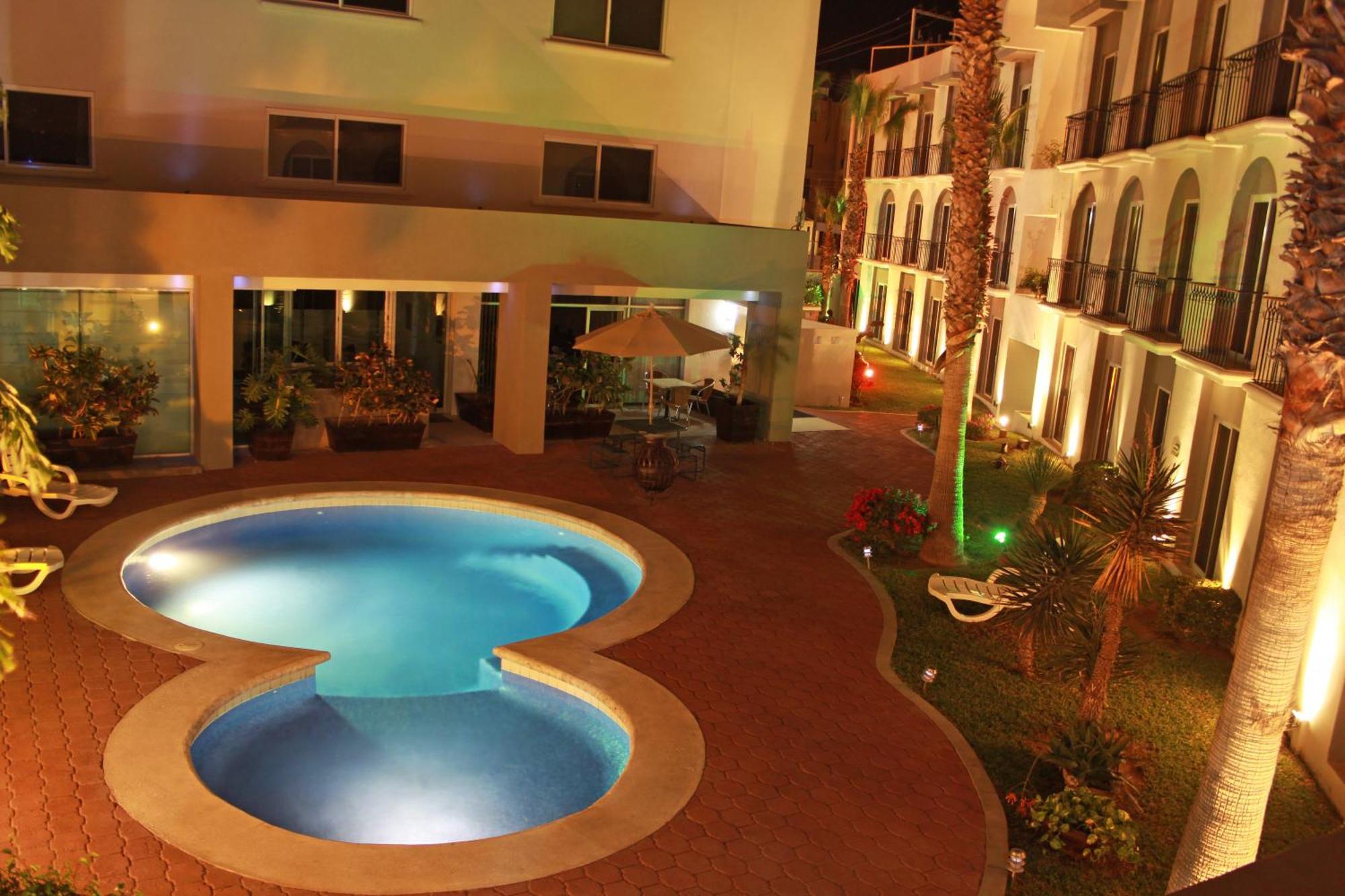 Seven Crown Express & Suites By Kavia Cabo San Lucas Dış mekan fotoğraf